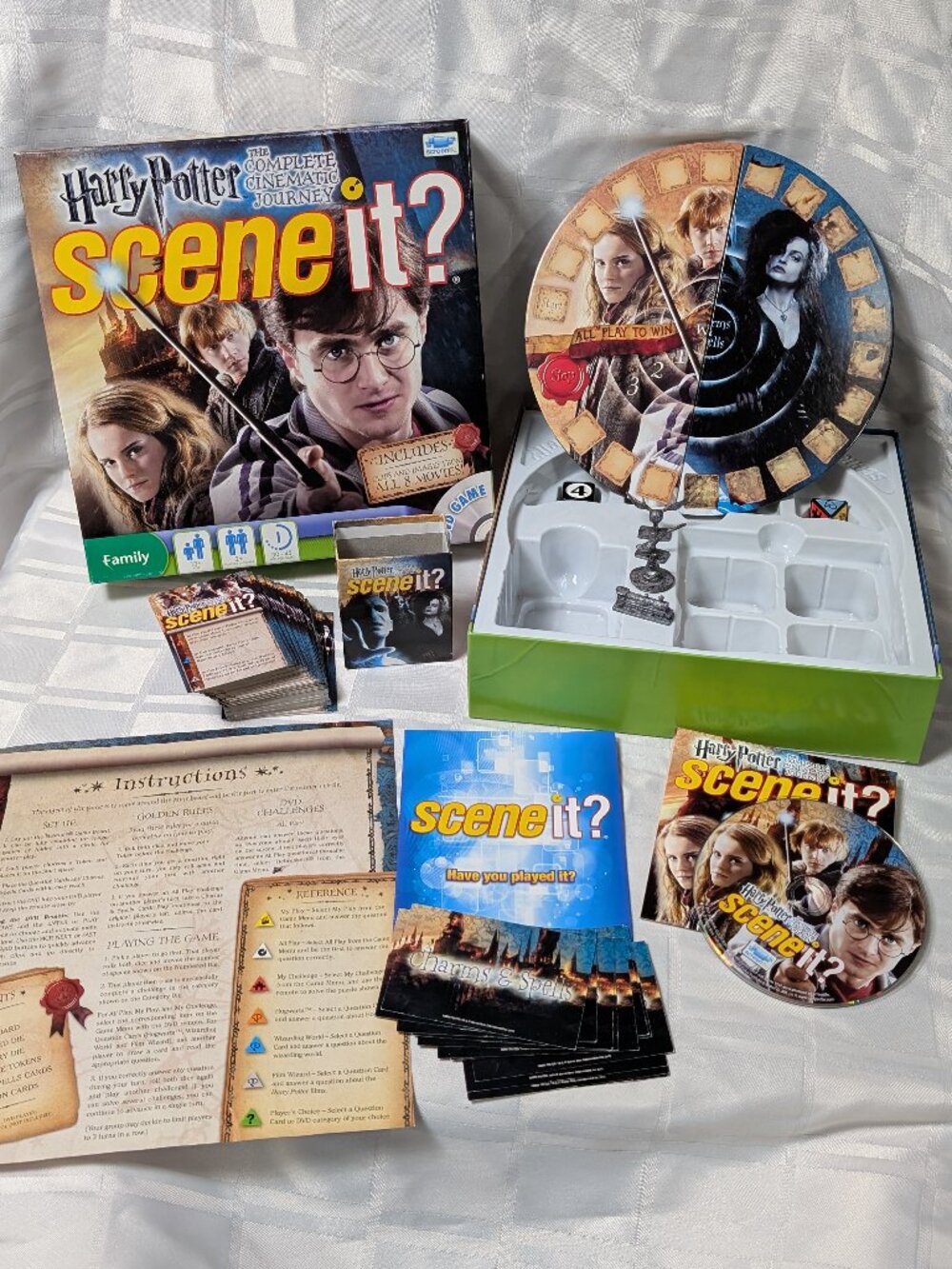 HARRY POTTER SCENE IT THE COMPLETE CINEMATIC JOURNEY FAMILY TRIVIA BOARD GAME